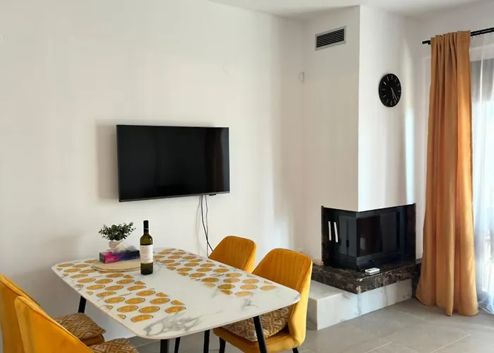 Alexina Relax Maisonette 度假居 尼基季